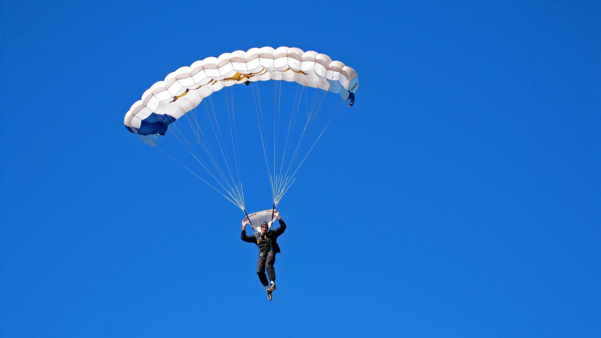 曼城攻守兼备，4-1大胜多特，福登与哈兰德成为焦点，曼城 弗登