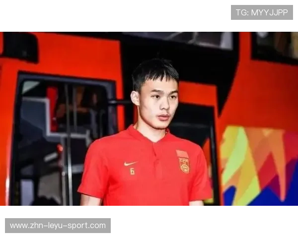 上港金靴本月转会确认，老将转会引球迷热议